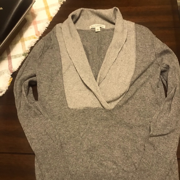 Gorgeous sweater - Picture 1 of 3